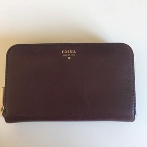 Fossil Sydney Leather Zip Around Wallet in Raisin